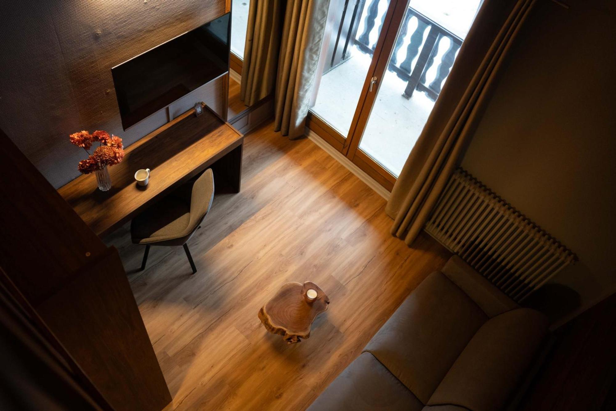 Alpeen Hotel Сен-Мартен-дьо-Белвил Стая снимка